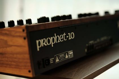 Sequential Circuits-Prophet 10 (1016)